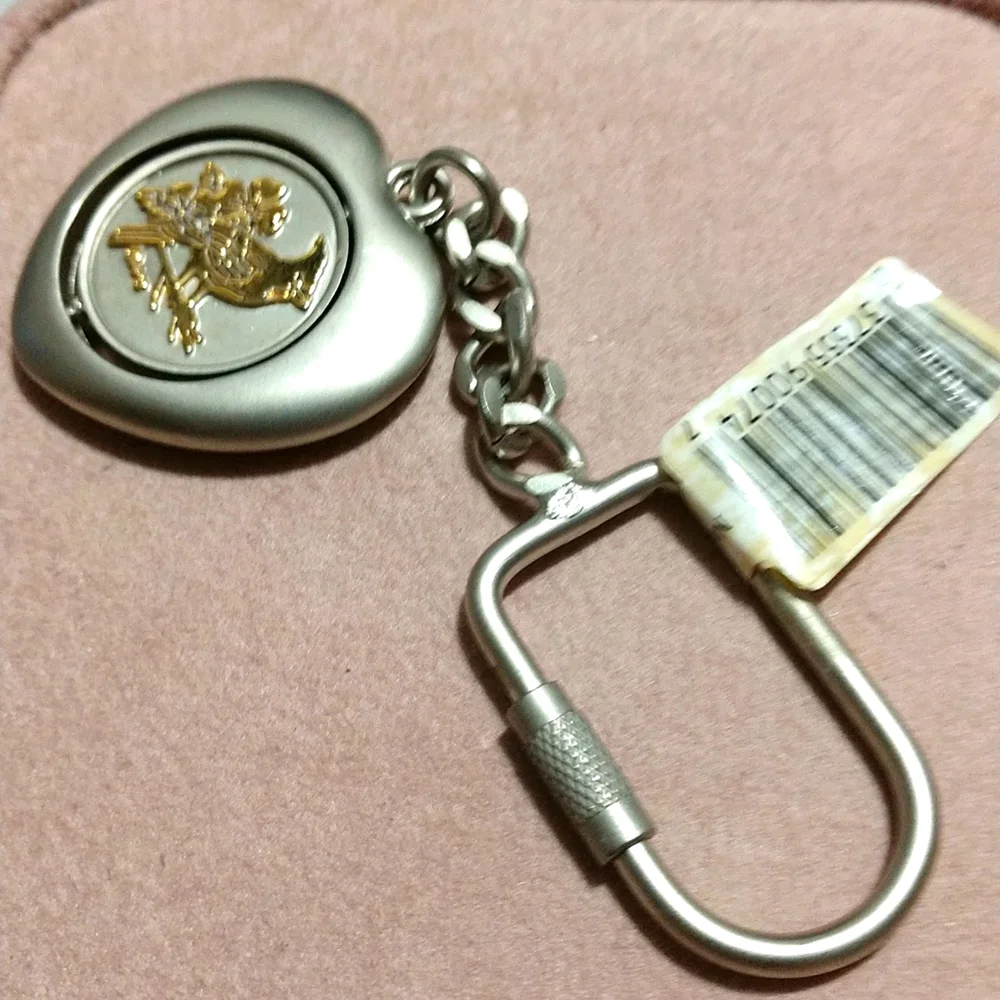 Pewter North Carolina State Map/State Bird Cardinal in Gold & Pewter Key Chain